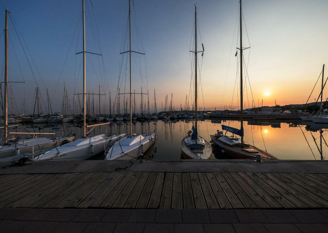 Labum Accommodations Izola Exterior foto